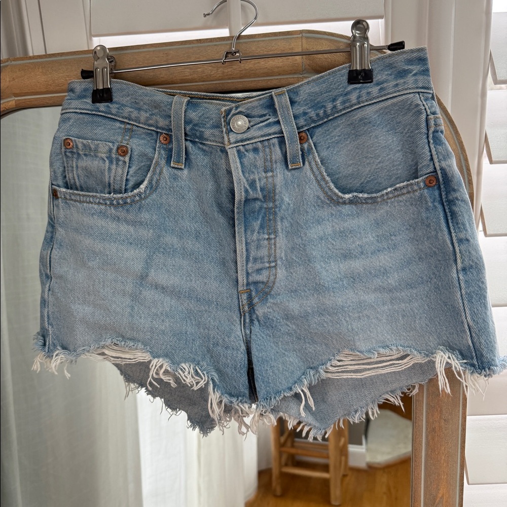 Levi’s 501® ORIGINAL FIT HIGH RISE WOMEN'S SHORTS